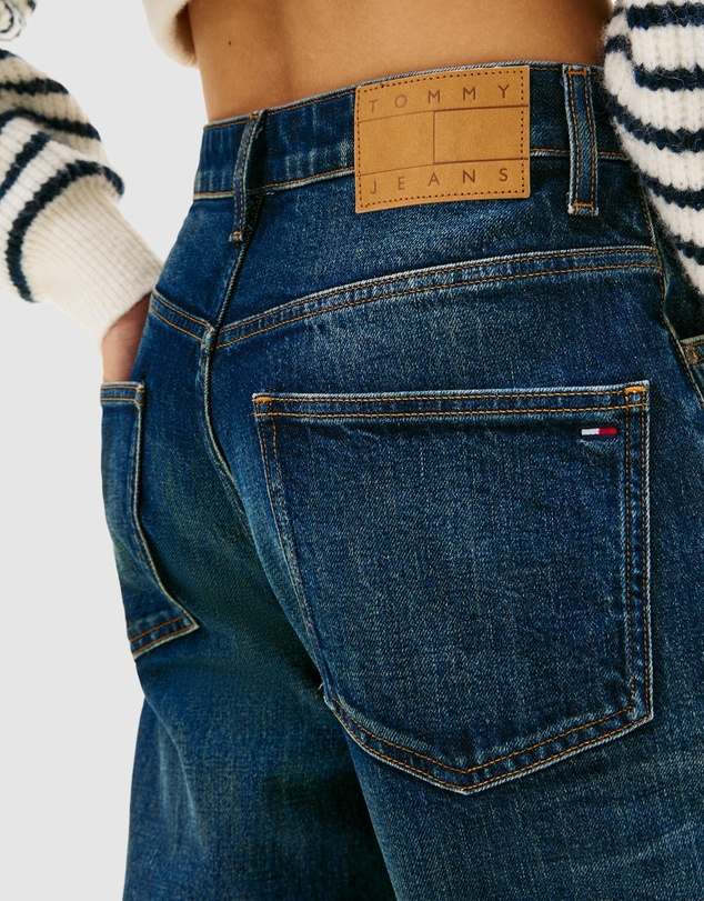 Tommy Jeans - Mia Mid Rise Relaxed Jeans
