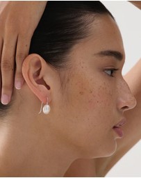 Najo - Isla Silver Pearl (White) Earring