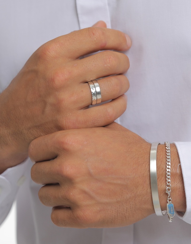 Kuzzoi - ICONIC EXCLUSIVE - Hammered Band Ring Set in 925 Sterling Silver
