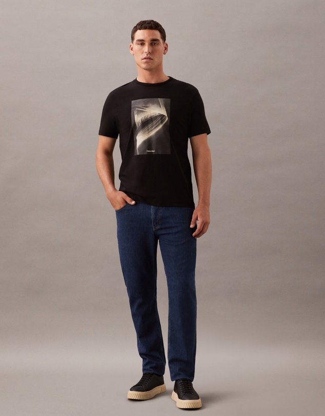 Calvin Klein - Faded Light Graphic T-Shirt