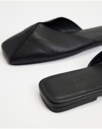Atmos&Here - Sylvie Square Toe Leather Flats