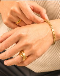 Wanderlust + Co - Chunky Curb Gold Chain Bracelet