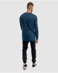 DVNT - Saxon Embroidery Long Sleeve Tee