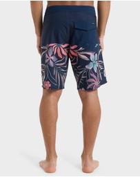 Quiksilver - Mens Highline Arch 19