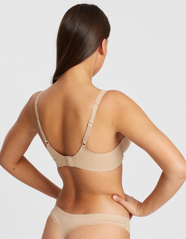 Calvin Klein - Liquid Touch Lightly Lined Bra