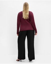 City Chic - Plus size Annie V Neck Top - bordeaux