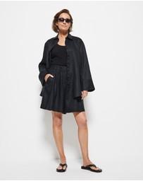 Commonry - Lucie Short