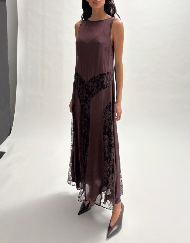 Minima Esenciales - Valadon Lace Panelled Midi Dress With Slip