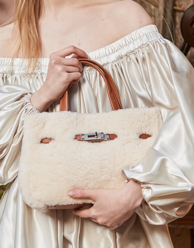 Ozwear Connection Uggs - Ugg Shearling Bucket Bag