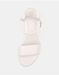 Novo - Udacious Heels