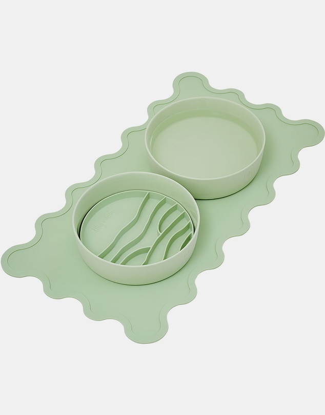 Lilly + Dash - Dog Eat and Drink Set – 2 Bowls + Lick Insert + Wave Placemat Set