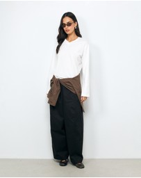 AERE - Long Sleeve V Neck T-Shirt
