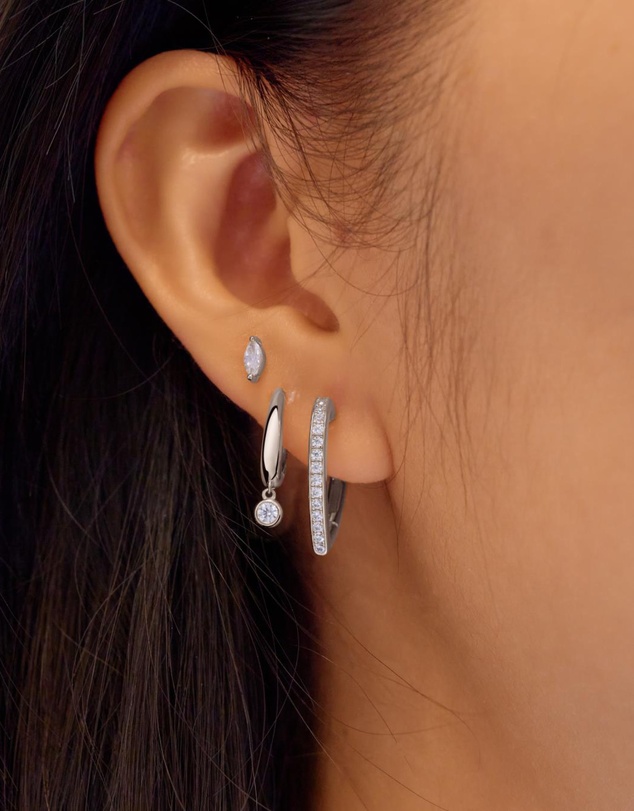 Ania Haie - Ania Haie Silver Medium Sparkle Heart Huggie Hoop Earrings