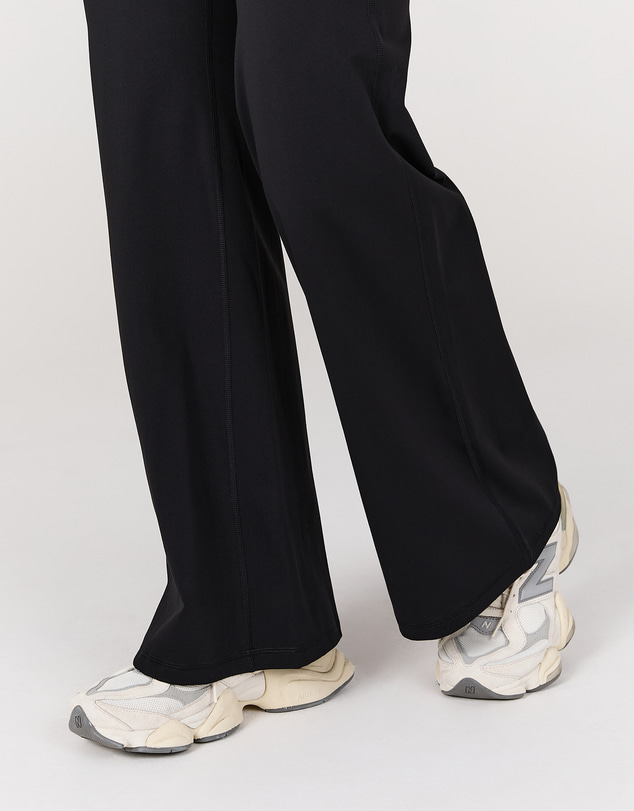 Muscle Republic - Luxe Yin Wide Leg Pant