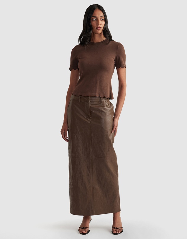 Decjuba - Kai Scallop Edge Tee