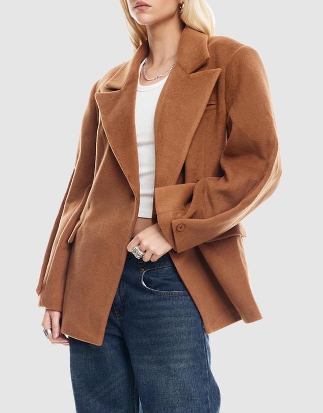 Lioness - Heart Shaped Coat - ICONIC EXCLUSIVE