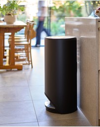 Joseph Joseph - Arc™ 30-Litre Slimline Pedal Bin with Liner Pocket - Carbon Black