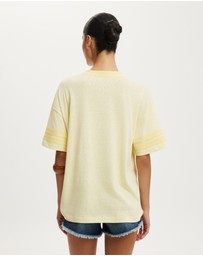 Cotton On - V Neck Vacay Graphic Tee