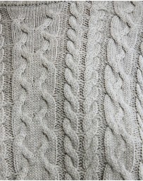 Oxford - Evie Cable Knit Crew Neck