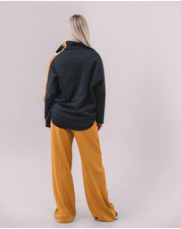 Youmsara - The Freya Half Zip
