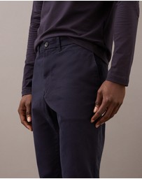 Calvin Klein - Slim Chinos