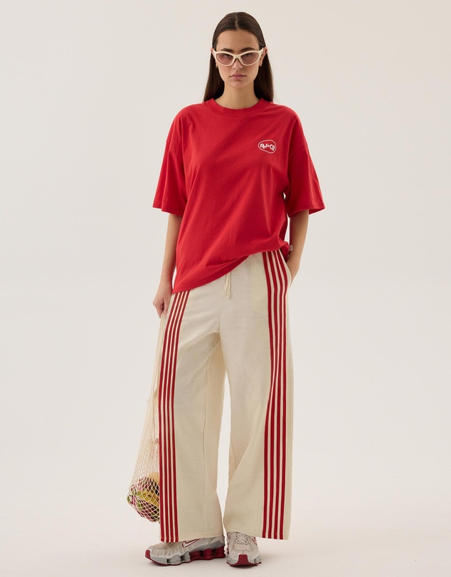 Araminta James - Chillin Tee