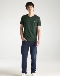 Gant - Slim Fit Shield V-Neck T-Shirt