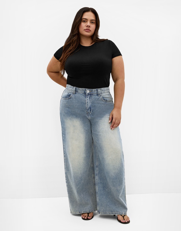 City Chic - Plus size Harley Fit Olivia Relaxed Wide Leg Jean - vintage wash