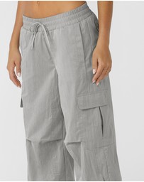 Lorna Jane - Go-To Cropped Cargo Pants