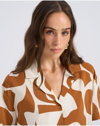 Vero Moda - Geo Printed Shirt