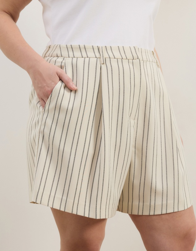 Atmos&Here Curvy - Dune Stripe Tailored Shorts