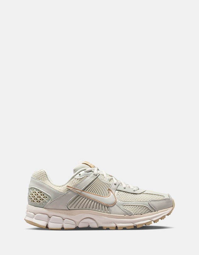 Nike - Zoom Vomero 5 - Women's