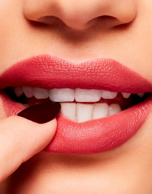 MAC - Velvet Blur Slim Stick Lipstick