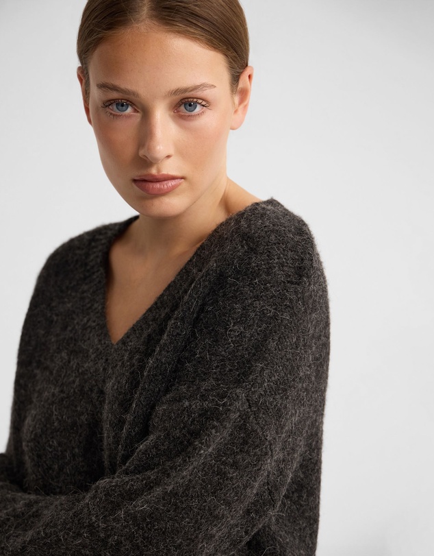 Oxford - Bridgette Alpaca Blend V-Neck