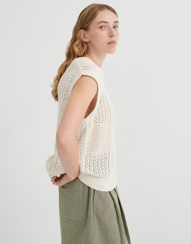 Kowtow - Verse Top