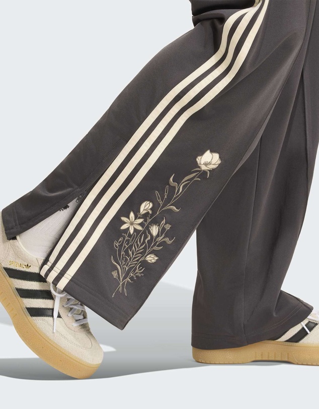 adidas Originals - FIREBIRD LOOSE TRACK PANTS Womens