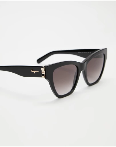 Salvatore Ferragamo - SF1010S