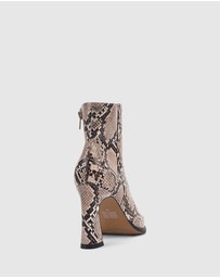 LANA WILKINSON - Sam Ankle Boot