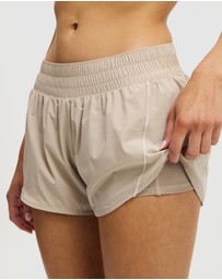 Cotton On Body Active - Active Curve Hem Shorts