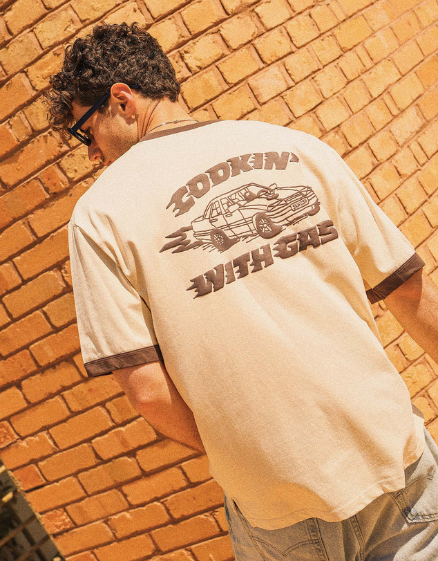 Skwosh - Cookin with Gas Men's Boxy Ringer Tee in Cream