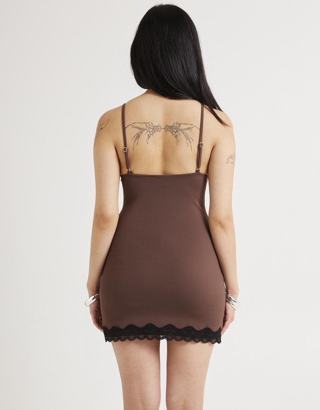 Alice In The Eve - Avery Contrast Lace Dress