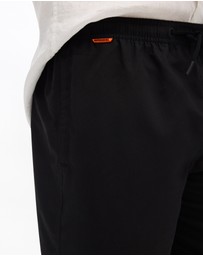Superdry - Essential 17