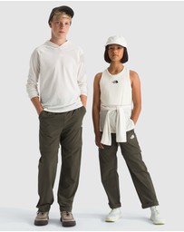 The North Face - Lightweight Convertible Hike Pants - Teens