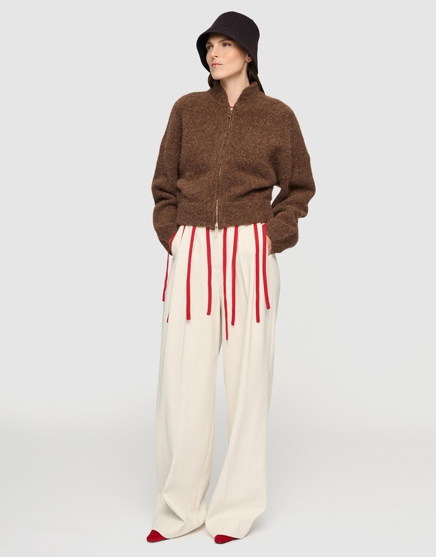 Clea - Archer Fluffy Bomber