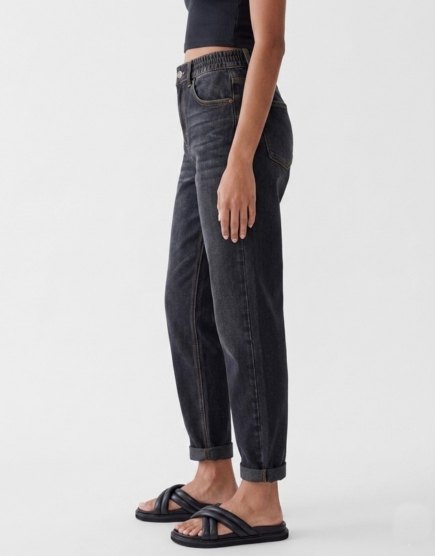 Calli - Hudson Mom Jeans