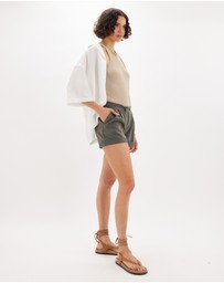 Amelius - Eleanor Tailored Short