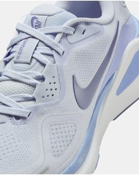 Nike - Structure 26 - Women's