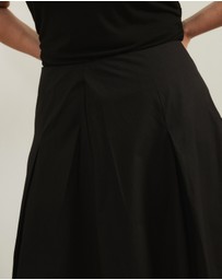 Atmos&Here Curvy - Maren Cotton Pleated Maxi Skirt
