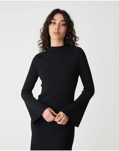Forcast - Nevaeh Bell Sleeve Knit