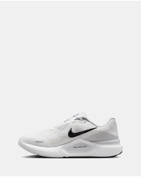 Nike - Structure 26 - Women's